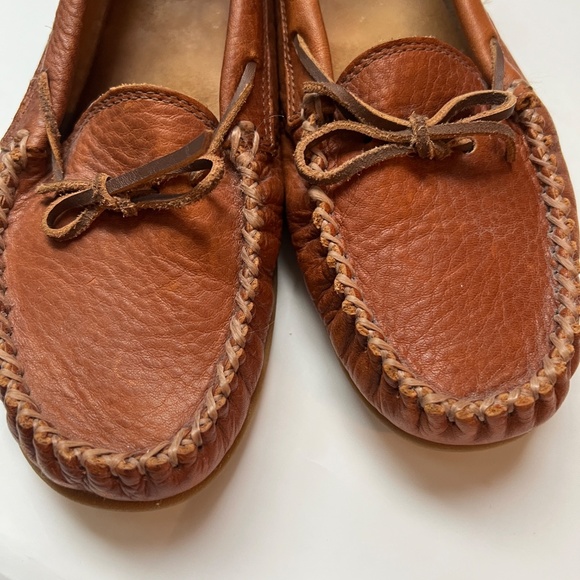 SoftMoc Moccasin Shoes Size 9 Brown Tan Leather Cozy Laced Non Slip - Picture 2 of 11